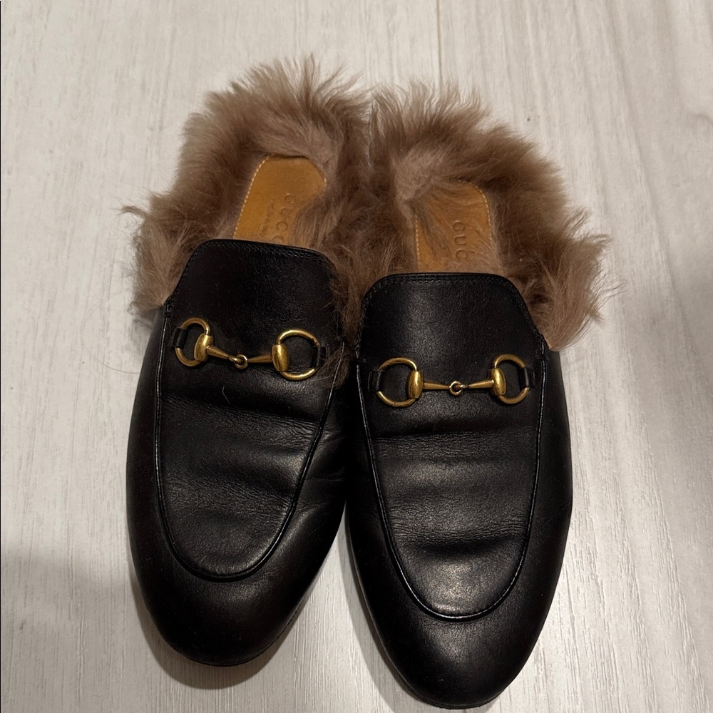 Gucci Black Leather Loafers with Brown Fur
